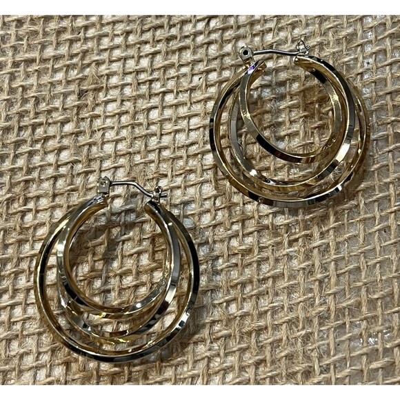 VINTAGE PIERCED EARRINGS GOLD TONE HOOPS 3 RINGS 1.25in - Picture 5 of 7
